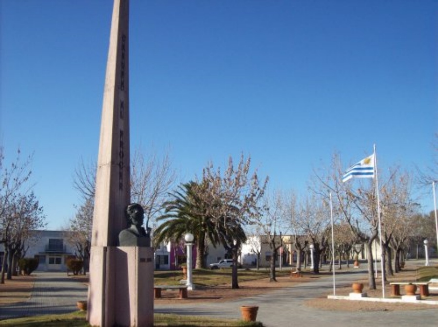 Plaza_Casupá_Uruguay_51f35.jpg