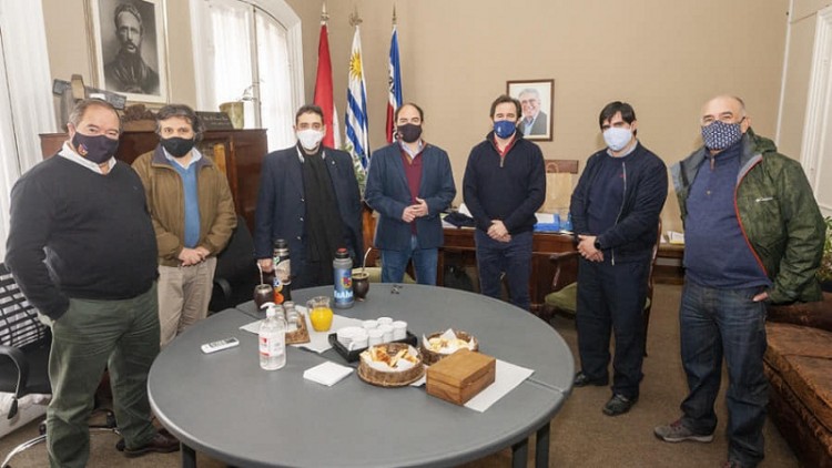 El ministro Cardoso recorri&oacute; el departamento de Flores y visit&oacute; el Capit&aacute;n Miranda