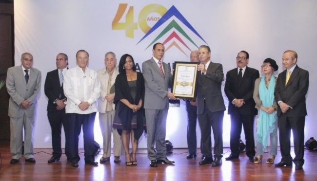 Adompretur rinde homenaje a fundadores en el 40 aniversario de su fundación