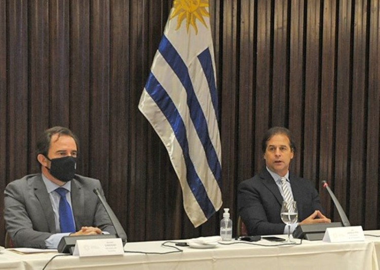 Uruguay estudia apertura parcial de fronteras