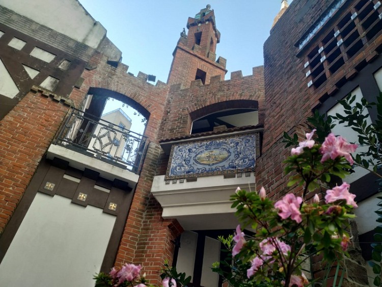 Montevideo a un clic de distancia desde el Castillo Pittamiglio