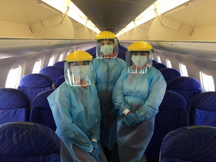 Estudiantes de Ciencias Econ&oacute;micas varados en Tokio regresan hoy al pa&iacute;s