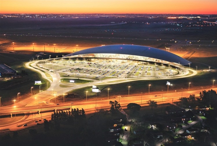 Todo pronto en el Aeropuerto de Carrasco para recibir vuelos comerciales