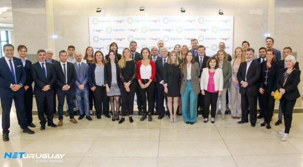 La delegación de Argentina, encabezada por el Ministro de Turismo y Deportes de la Nación, Matías Lammens. Acompaña el ministro de Turismo Tabaré Viera.