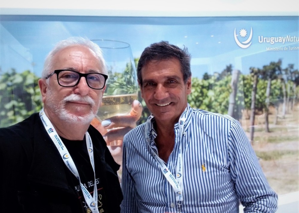 Fernando Brenner junto al Director general de Turismo de Maldonado, Mart&iacute;n Laventure. 25&deg; FIT, Buenos Aires Diciembre 2021